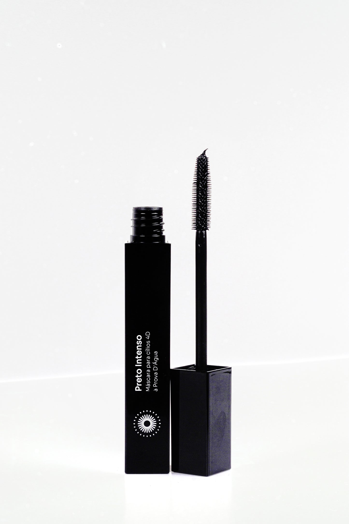 4D Ultra Black Mascara by Jessica Meadow